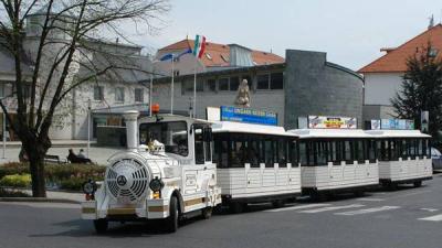 Dotto train timetable