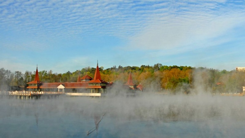 Gossamer. Right time for healing and wellness stays in Hévíz