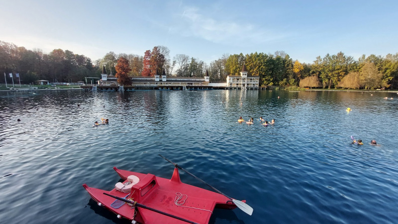 Baden gehen im Spätherbst 