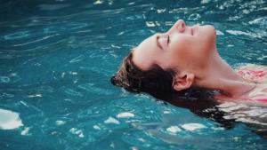 Stress and cold toes dissolve in thermal water