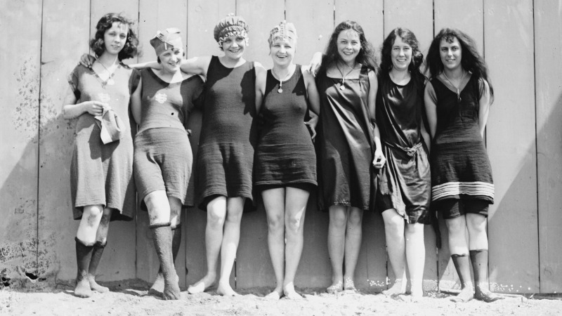 From Textile Sea to Tiny Bikini! The Evolution of Swimwear at the Turn of the 20th Century
