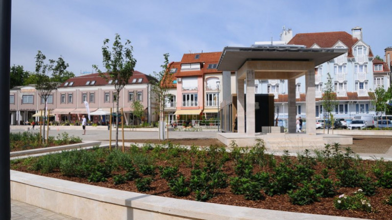 The Hévíz event space is complete