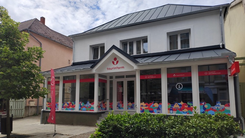 20 év a vendégek szolgálatában – Hévíz iránytűje és szíve: a 20 éves Tourinform Iroda