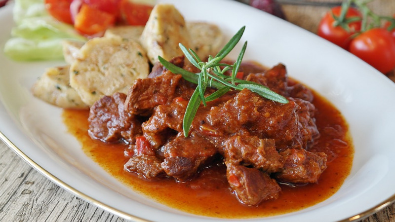 Paprika und feurige Weine: Bad Hévízin aller Munde