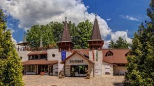 The changing-rooms at the main entrance of Hévíz Lake Bath is being renewed 