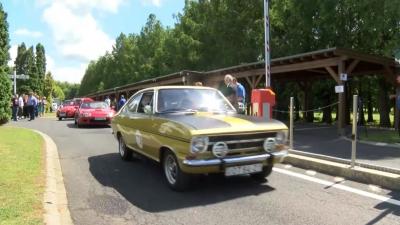 XII. Lotus Retro oldsmobile procession in Hévíz 2017