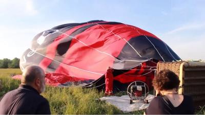 Felavattuk Hévíz új hőlégballon kupoláját